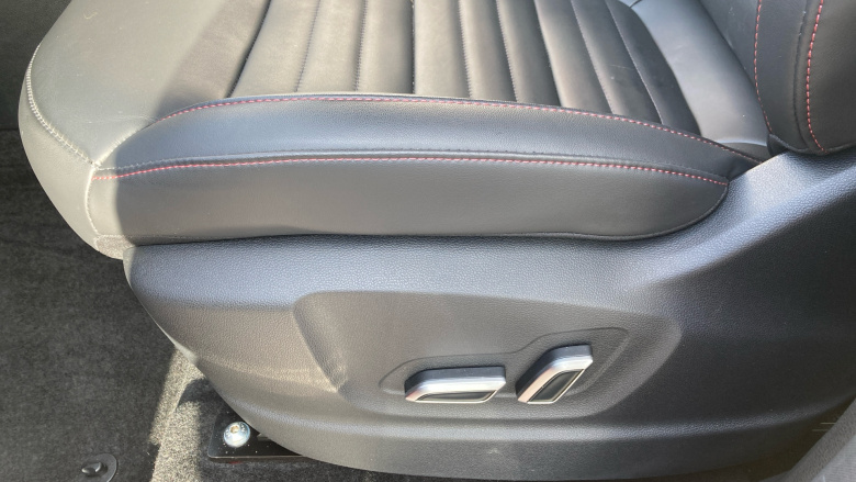 MG HS 1.5 T-GDI Trophy 5dr Petrol Hatchback